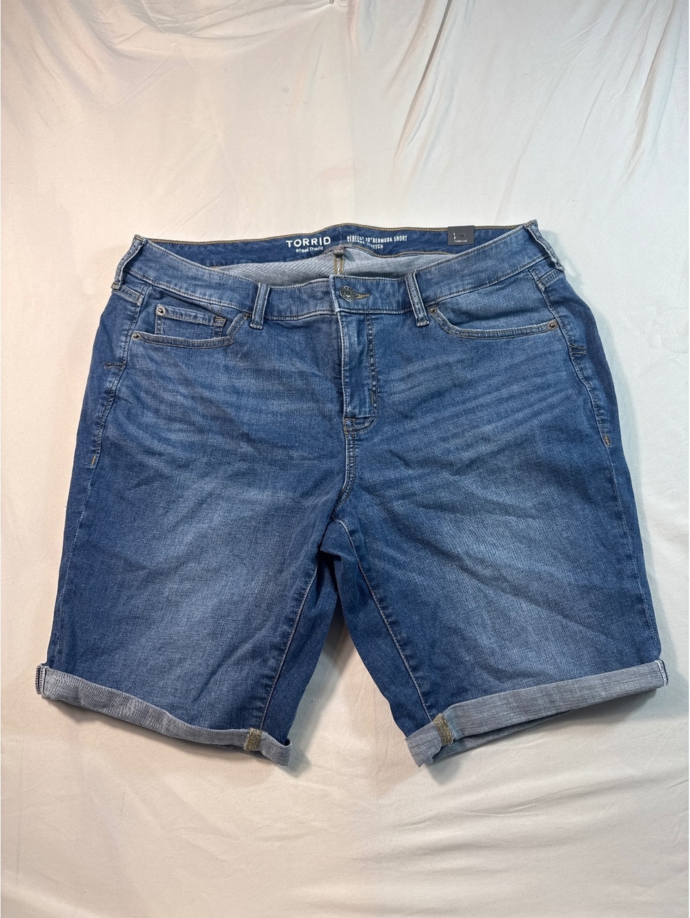 Torrid Perfect 10" Bermuda Short Vintage Stretch Denim Shorts Size 16